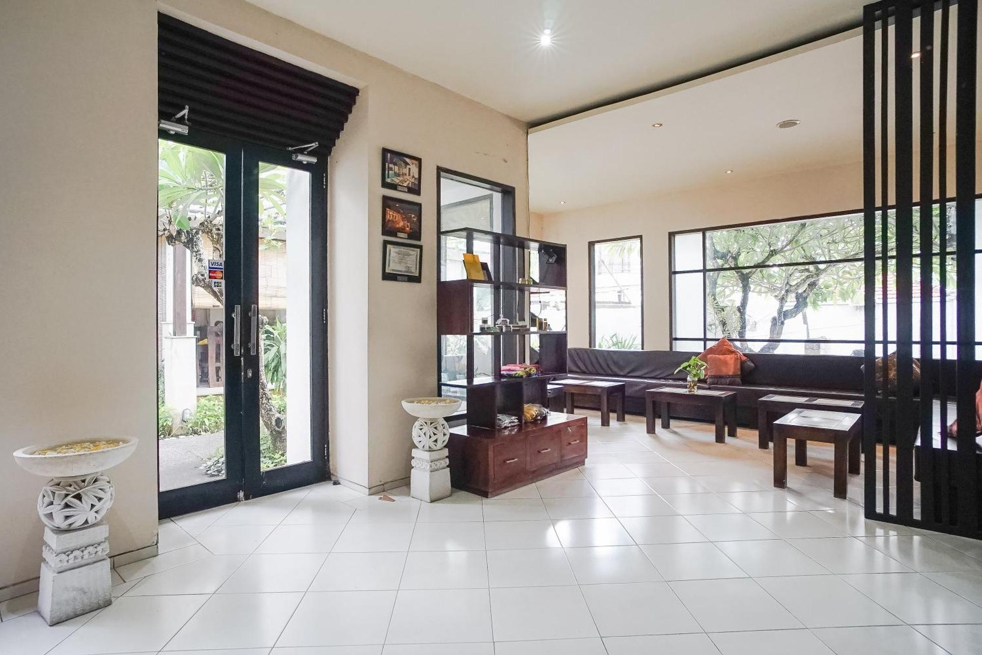 Queen Rose Villa & Spa Jimbaran Exterior foto